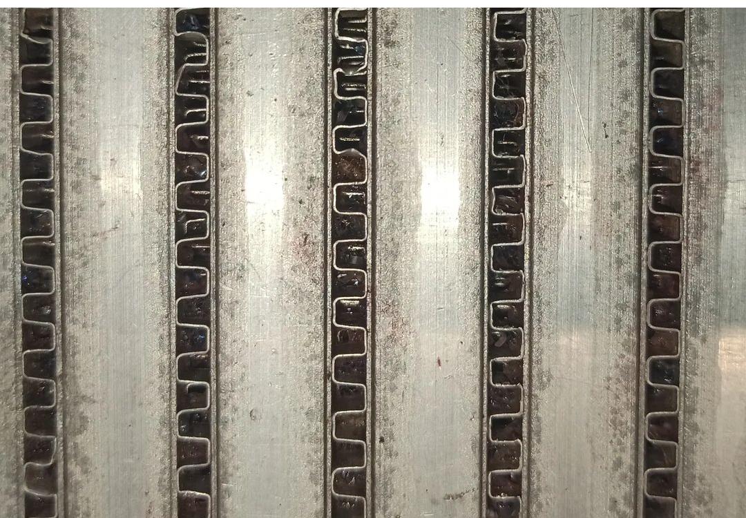 سطح مقطع سرد کن روغن فشار قوی الومینیومی میل پار پلیت